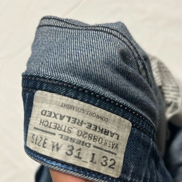 Diesel Jeans Larkee 31x32 Blue Denim Regular Fit Straight Leg Mens Jeans - Picture 14 of 16